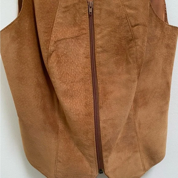 Danier Cognac Suede Zip-Front Vest - Picture 4 of 11